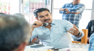 Ray Chagoya sostiene encuentro vecinal en el barrio de Xochimilco
