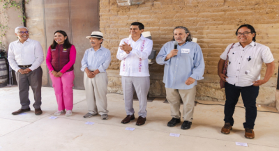 Inicia tercer taller de cerámica con niñas y niños para muro del Parque Primavera Oaxaqueña
