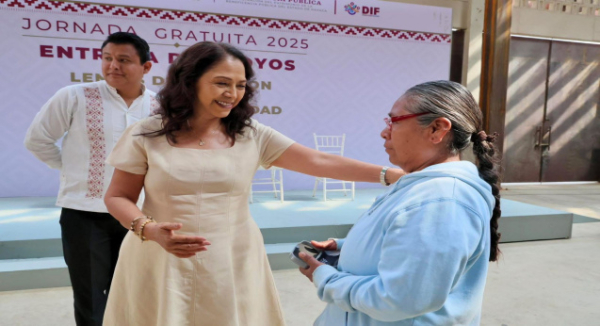 Con entrega de aparatos funcionales, Gobierno de Oaxaca mejora la salud visual y movilidad de grupos prioritarios