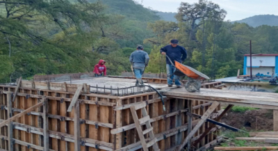 Avanza Ceabien en la rehabilitación del sistema de agua potable en San Miguel Tlacotepec
