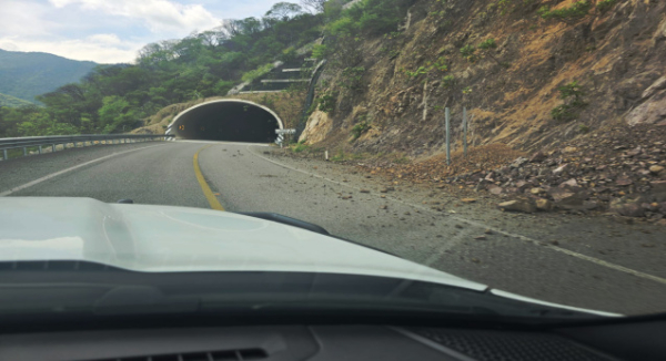 Exhorta Protección Civil a extremar precauciones por derrumbes en la autopista Tehuacán-Oaxaca