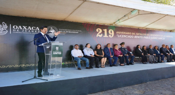 Cabildo de Oaxaca de Juárez conmemora el 219 Aniversario del Natalicio del Benemérito de las Américas