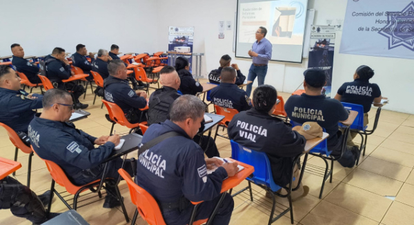Capacitan a personal de la Secretaría de Seguridad Vecinal en “Redacción de Informes Policiales&quot;