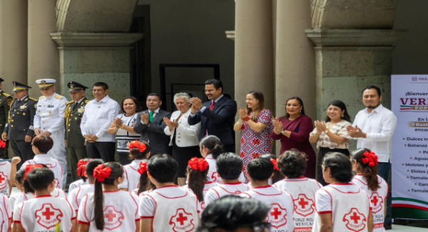 Desfile cívico-militar reafirma la unidad y seguridad en Oaxaca de Juárez