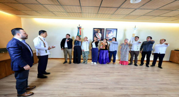 Toma protesta Salomón Jara a nuevos integrantes del gabinete legal y ampliado