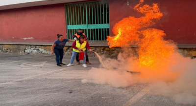 Continúa la toma de protesta de Unidades Internas de Protección Civil en mercados municipales