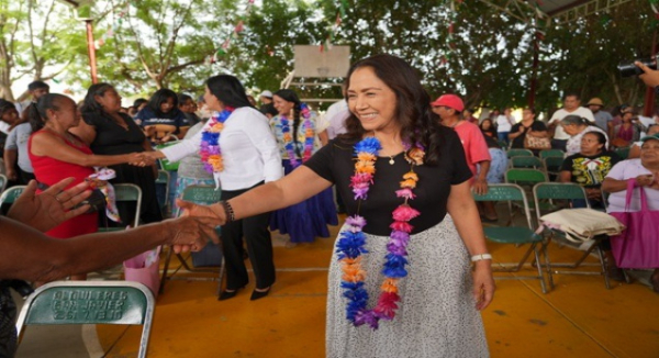 Lleva DIF Oaxaca apoyos y servicios a familias xoxeñas