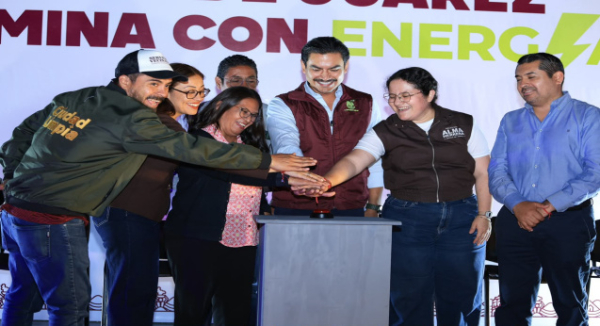Ray Chagoya entrega 2 mil luminarias para agencias, barrios y colonias de Oaxaca de Juárez
