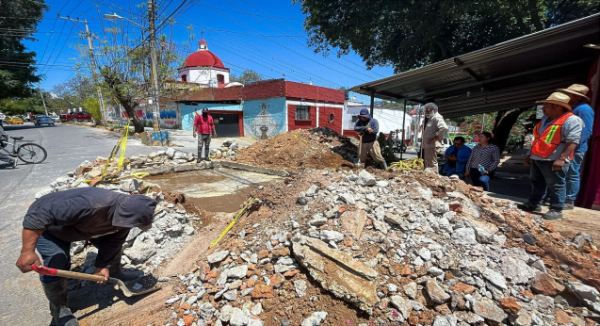 Realizan Ceabien y Soapa trabajos de mantenimiento a línea de conducción de agua potable en San Juan Chapultepec