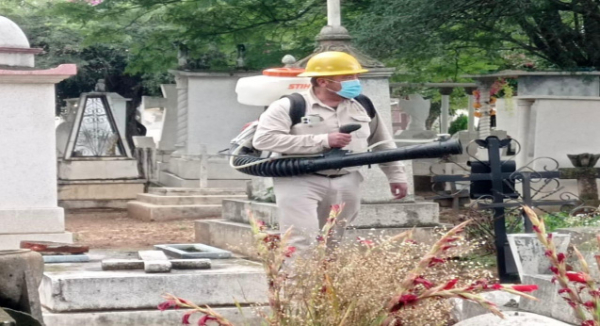 Pide SSO reforzar medidas contra el dengue en panteones durante festividad de Día de Muertos