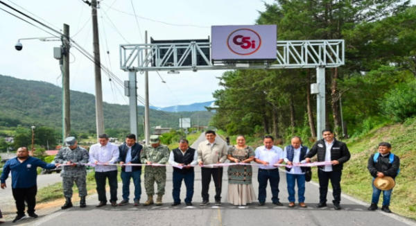 Inaugura Salomón Jara arco de seguridad en Ixtlán de Juárez