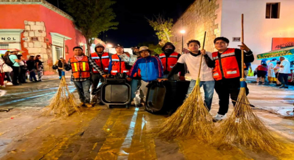 Mantiene Municipio de Oaxaca de Juárez limpieza durante y después de la Calenda de las Culturas