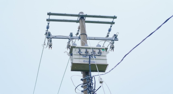 Con más de 800 mil pesos amplía SIC red eléctrica de San Juan Chilateca