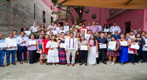 Certifican y distinguen a prestadores turísticos en Oaxaca