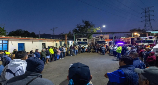 Ray Chagoya encabeza entrega de equipo a personal de recolección en Oaxaca de Juárez