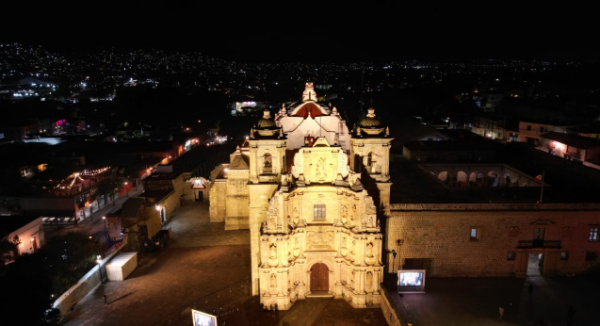 Gobierno de Oaxaca e Iberdrola México encienden nueva iluminación de la Basílica de la Soledad