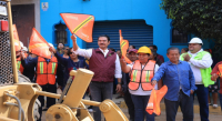Ray Chagoya inicia rehabilitación de la calle Tuxtepec en la colonia Siete Regiones