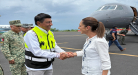 Realizan Claudia Sheinbaum y Salomón Jara sobrevuelo de evaluación en Oaxaca tras impacto del huracán Erick
