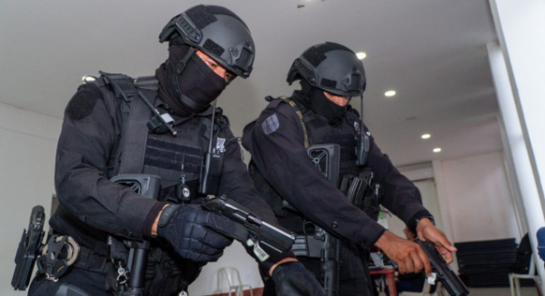 Refuerza Gabinete de Seguridad presencia interinstitucional con revista extraordinaria y retiro de armamento a policía de Juchitán