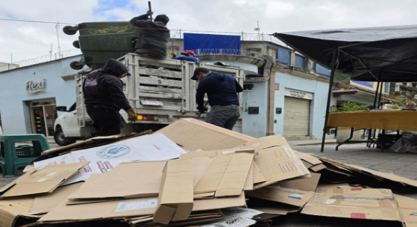 Gobierno Municipal mantiene limpieza en el Zócalo de Oaxaca de Juárez tras manifestación