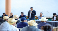 Escucha el Gobernador Salomón Jara necesidades de la agencia Santo Tomás Lachitá
