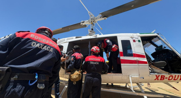 Personal especializado de Bomberos de Oaxaca recupera cuerpo en zona de difícil acceso en Santa Cruz Itundujia