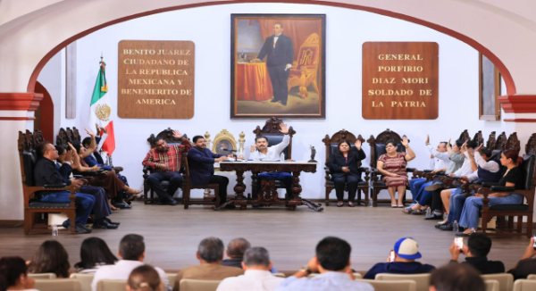 Cabildo reconoce labor del personal de Oaxaca de Juárez durante la Guelaguetza