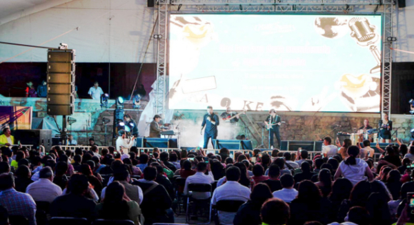 Mane de la Parra enciende la Plaza de la Danza con su energía y romanticismo