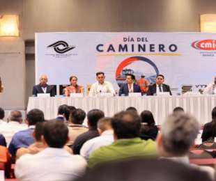 Ray Chagoya reconoce a camineros y destaca avance del Distribuidor Vial Monumento a Juárez