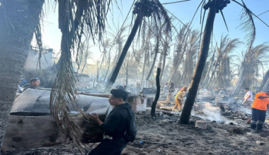 Sin víctimas tras incendio en Punta Zicatela; fuego deja pérdidas totales en hasta 70 negocios