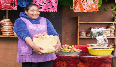 Muestra San Antonio Cuajimoloyas su riqueza biocultural en la Feria Regional de los Hongos Silvestres