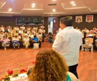 Participan Salomón Jara y niñas y niños en actividad de fomento a la lectura