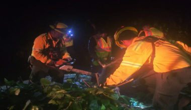 Avanza Gobierno Estatal con labores de auxilio en Ixhuatán tras tormenta registrada está tarde
