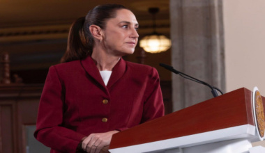 Presidenta Claudia Sheinbaum envía al Senado iniciativa del plan B de la Reforma Electoral; “vamos a seguir insistiendo en disminuir los privilegios”