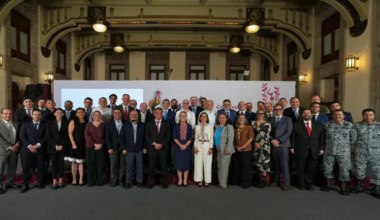 Presidenta Claudia Sheinbaum anuncia acuerdo con gasolineros para disminuir el precio del diésel a 27 pesos el litro