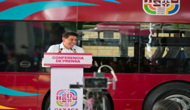 Arranca Salomón Jara nueva ruta de BinniBus Oaxaca, contará con unidades de dos pisos