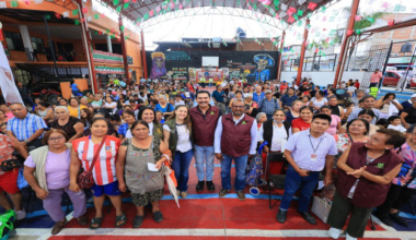 Municipio de Oaxaca de Juárez acerca apoyos y servicios a colonias de la capital