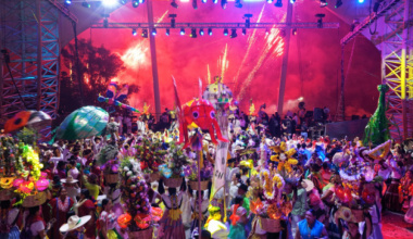 Al ritmo de los sones, jarabes y demás danzas que distinguen al Corazón Cultural de México, culmina con éxito Primer Lunes del Cerro de la Guelaguetza 2026
