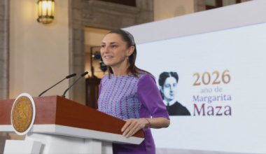 “Queremos que las niñas y niños sean felices”: presidenta Claudia Sheinbaum anuncia el inicio de la entrega de las tarjetas de la beca de apoyo para uniformes y útiles “Rita Cetina”