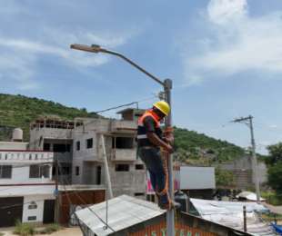 Amplía Gobierno de Oaxaca instalación de Senderos Seguros en Fraccionamiento El Rosario