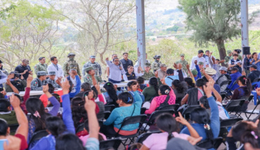 Gobiernos federal y estatal acompañan retorno de desplazados a sus hogares