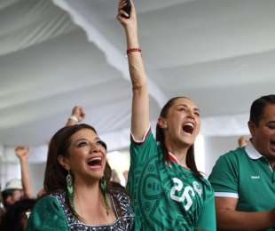 Claudia Sheinbaum acompaña a la ciudadanía en la transmisión del México vs Sudáfrica por la inauguración del Mundial 2026 en el deportivo Hermanos Galeana