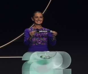 Estamos orgullosos y orgullosas de recibir por tercera vez la Copa Mundial. tenemos un pueblo extraordinario: Presidenta Claudia Sheinbaum en sorteo FIFA 2026