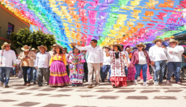 Encabeza Salomón Jara Guelaguetza Serrana 2026: Tributo a la hermandad en San Melchor Betaza