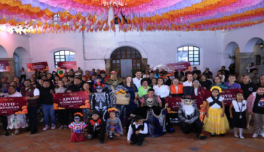Impulsa Ray Chagoya tradicionales comparsas de Día de Muertos