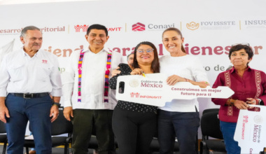 Entregan Sheinbaum y Jara viviendas seguras, dignas y adecuadas para vivir