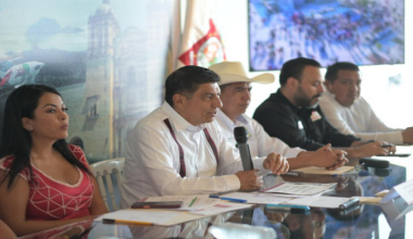 Encabeza Salomón Jara vuelo inaugural Tuxtla-Huatulco, impulso al desarrollo del sur del país