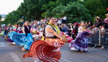 Algarabía, música, danza y tradición inundan las calles del Centro Histórico durante la primera Calenda de las Culturas