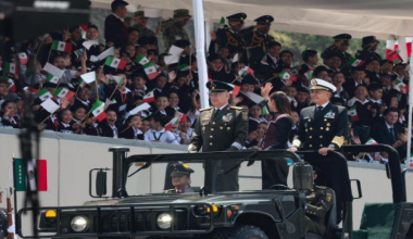 Claudia Sheinbaum conmemora 50 años del Heroico Colegio Militar