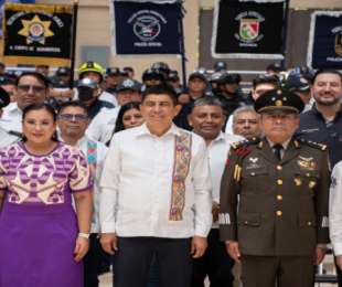 Entrega Gobernador Salomón Jara uniformes a instituciones de seguridad pública estatal, municipal y de procuración de justicia